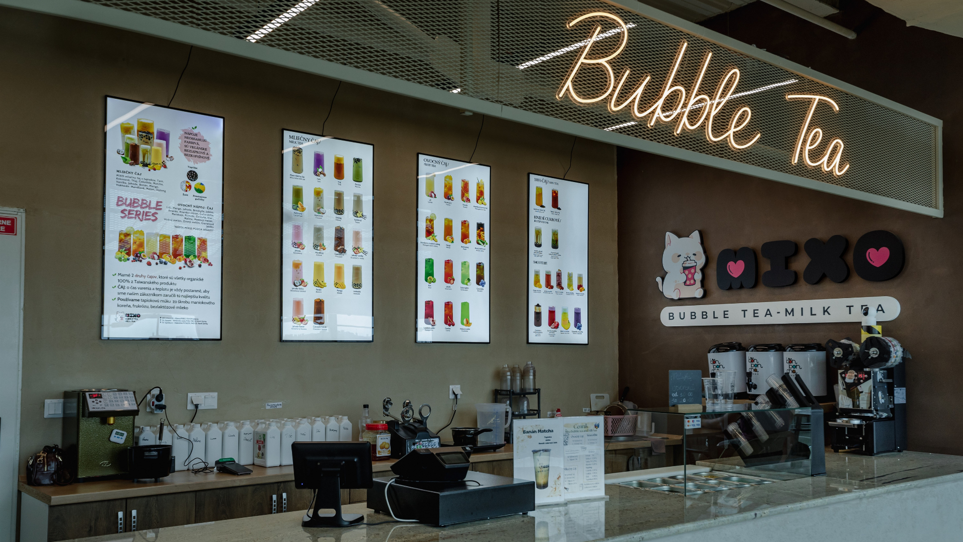 Prevádzka MIXO Bubble Tea & Milk Tea v nákupnom centre DITURIA