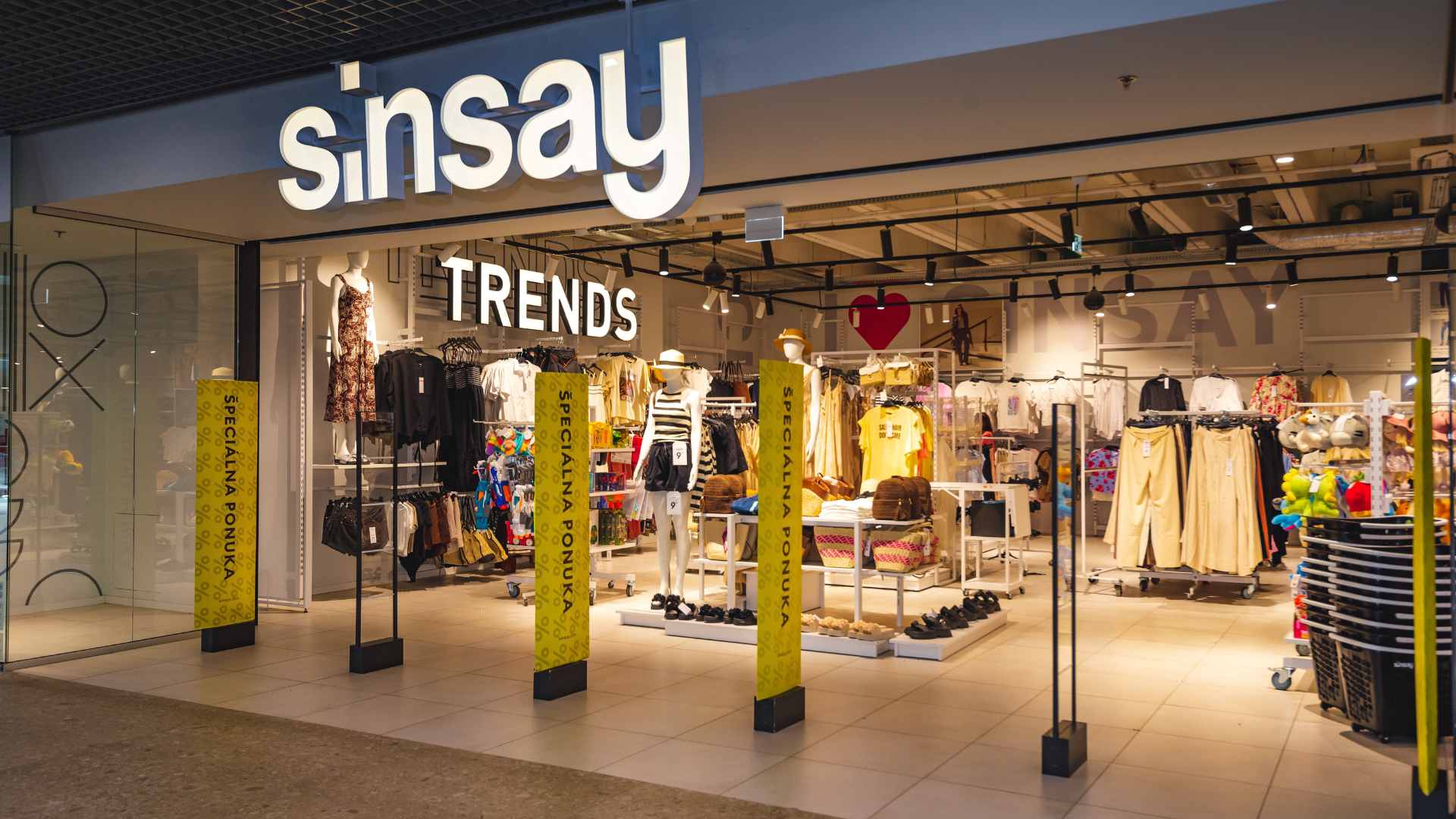 Prevádzka Sinsay v nákupnom centre DITURIA